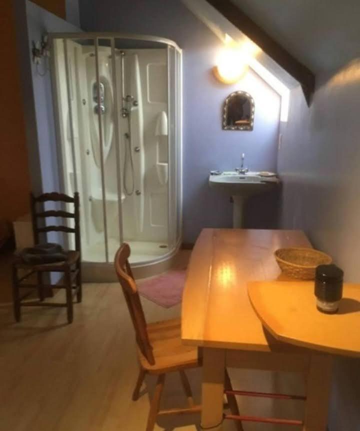 Chambre Chez L'Habitant Rueyres Kültér fotó